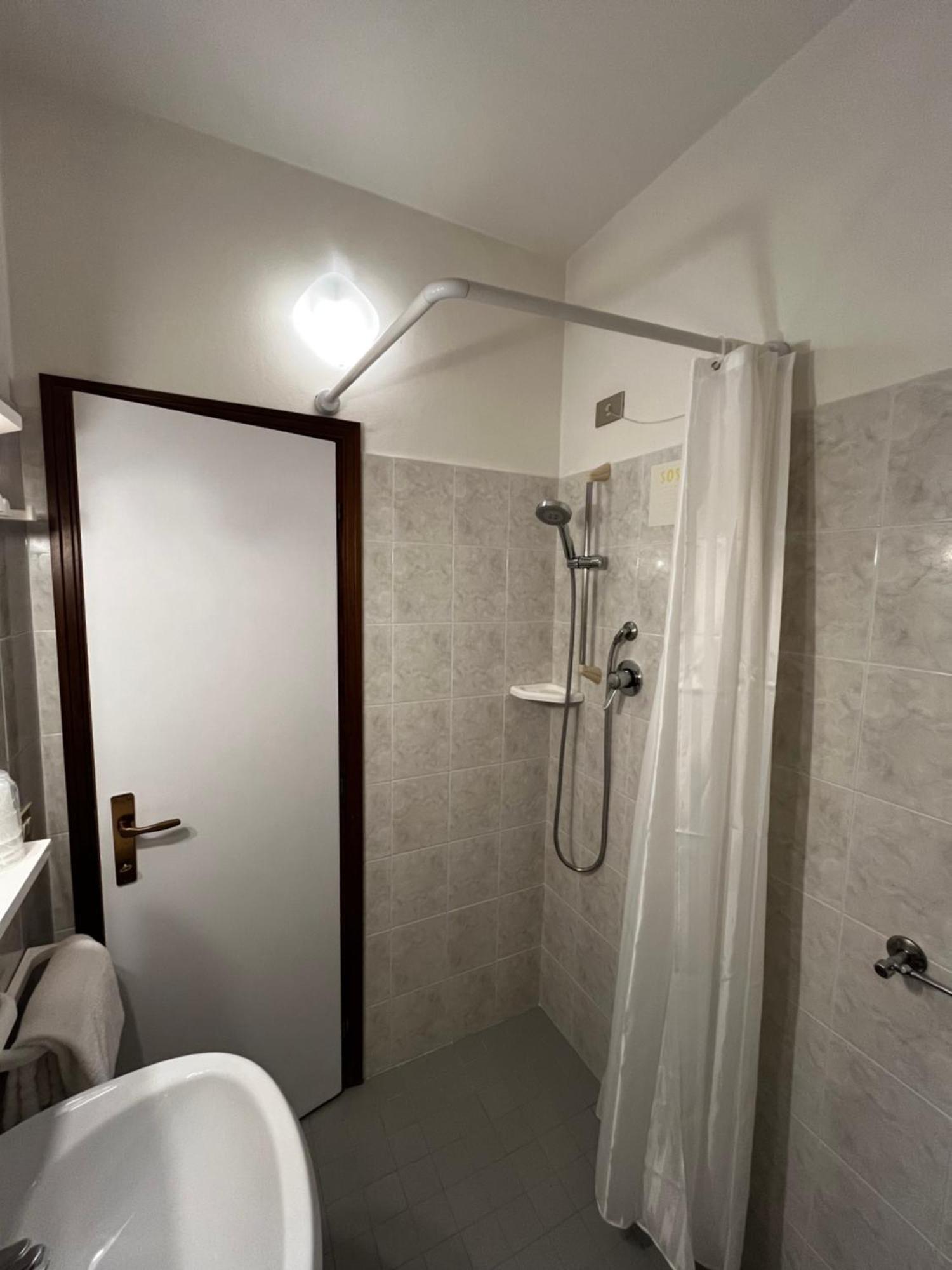 קאורלה Hotel Erika מראה חיצוני תמונה